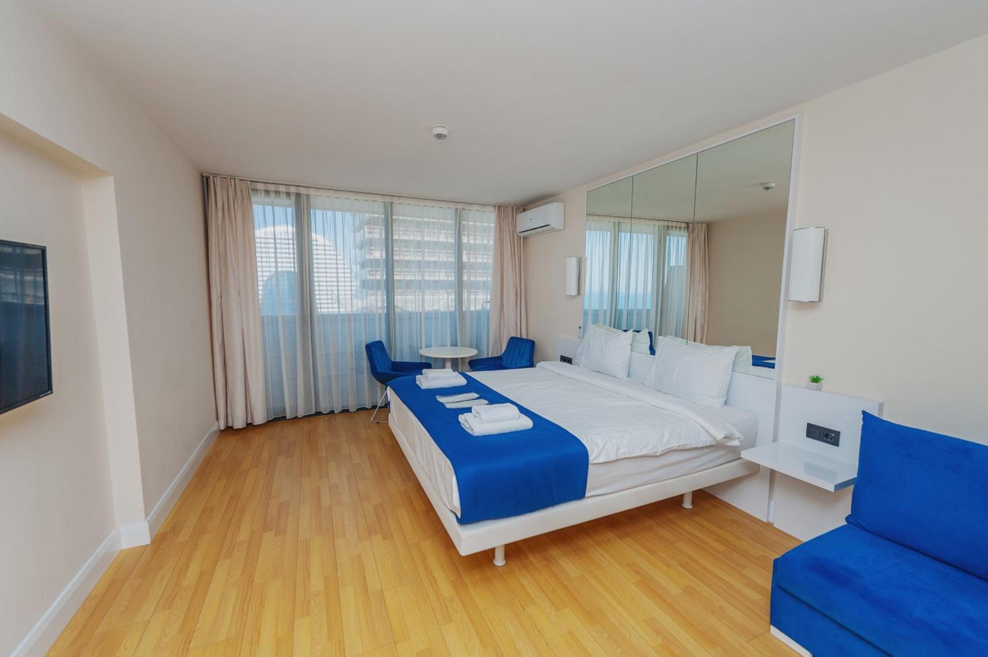 Orbi City Luxury Towers Aparthotel Batumi Exterior foto